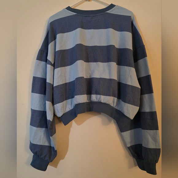Strawberry Shortcake Blue Striped Cropped Sweatshirt With Bell Sleeves Sz XXL - Picture 6 of 6